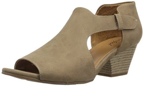 Women's Daya Pump taupe 7.5 M US