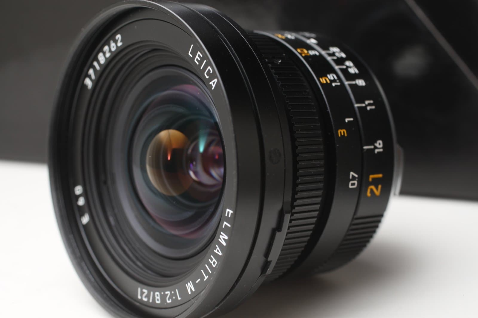 Leica 21mm f/2.8 Elmarit-M Aspherical Super Wide Angle Manual Focus Lens (11135)