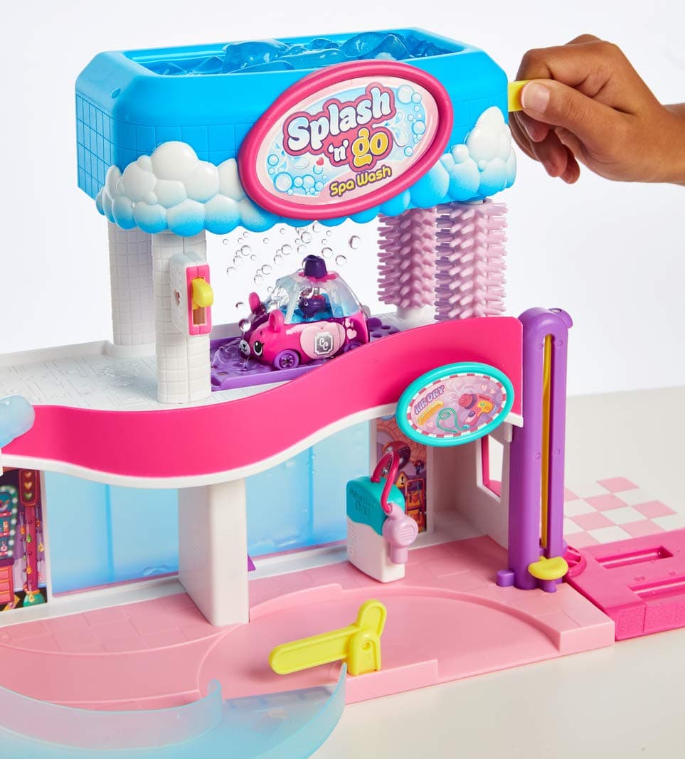 Shopkins Cutie Cars™ Splash 'n' Go Spa Wash Playset with exclusive Color Change Cutie Car Mini Shopkin.