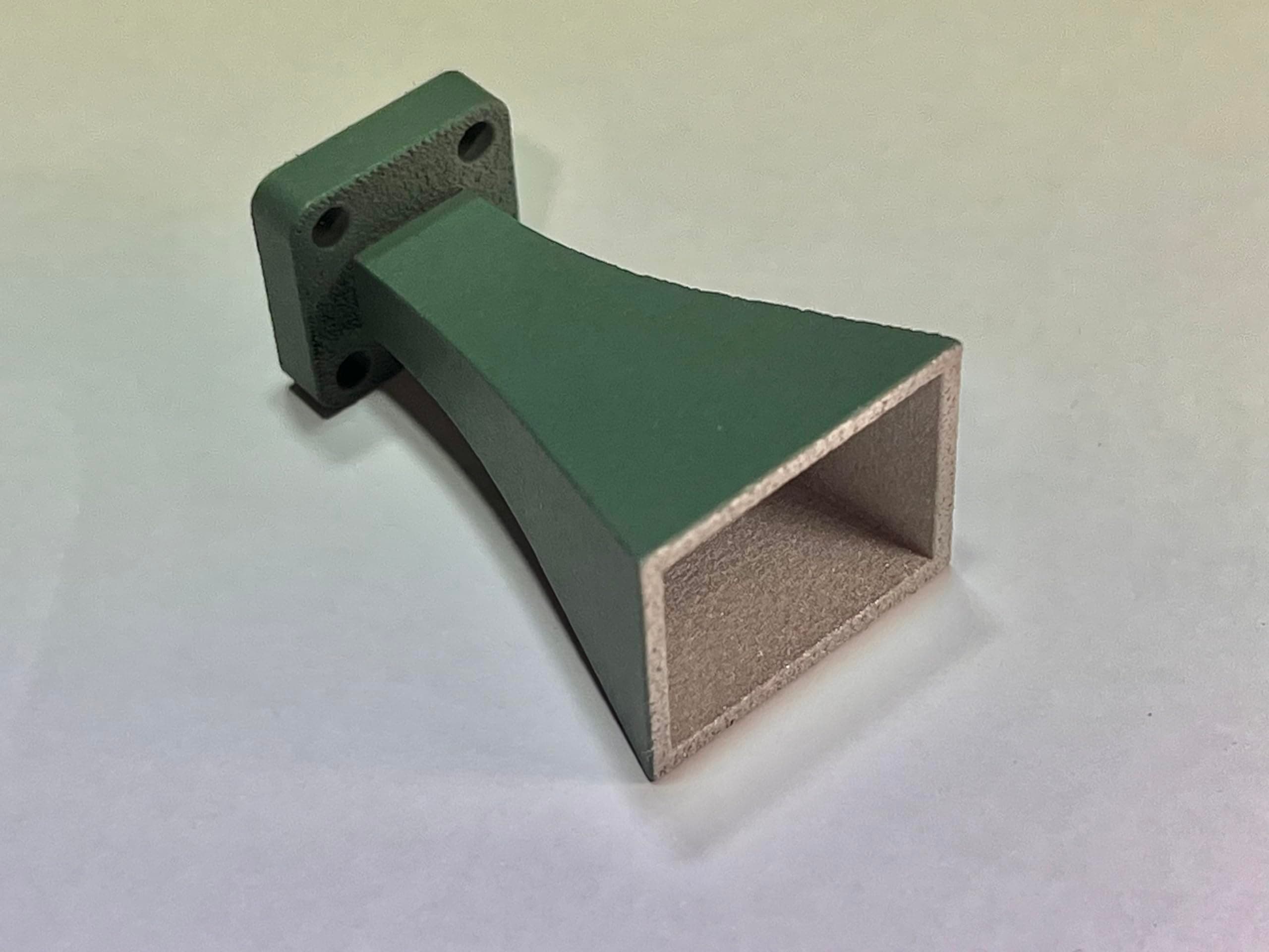 RF28SGH Standard Gain Horn Antenna 26.5 GHz- 40 GHz for Millimeter Wave/Microwave SIGINT,EMC, Testing, Radar and Experimentation, grey/green