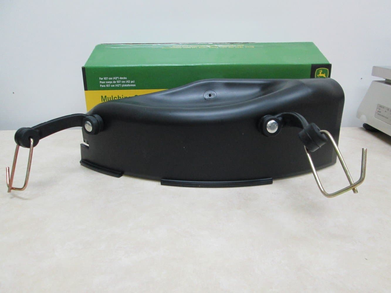 John Deere GY00115 Mulch Cover Fits 100, D, L, and LA Series Mowers w/42" Decks