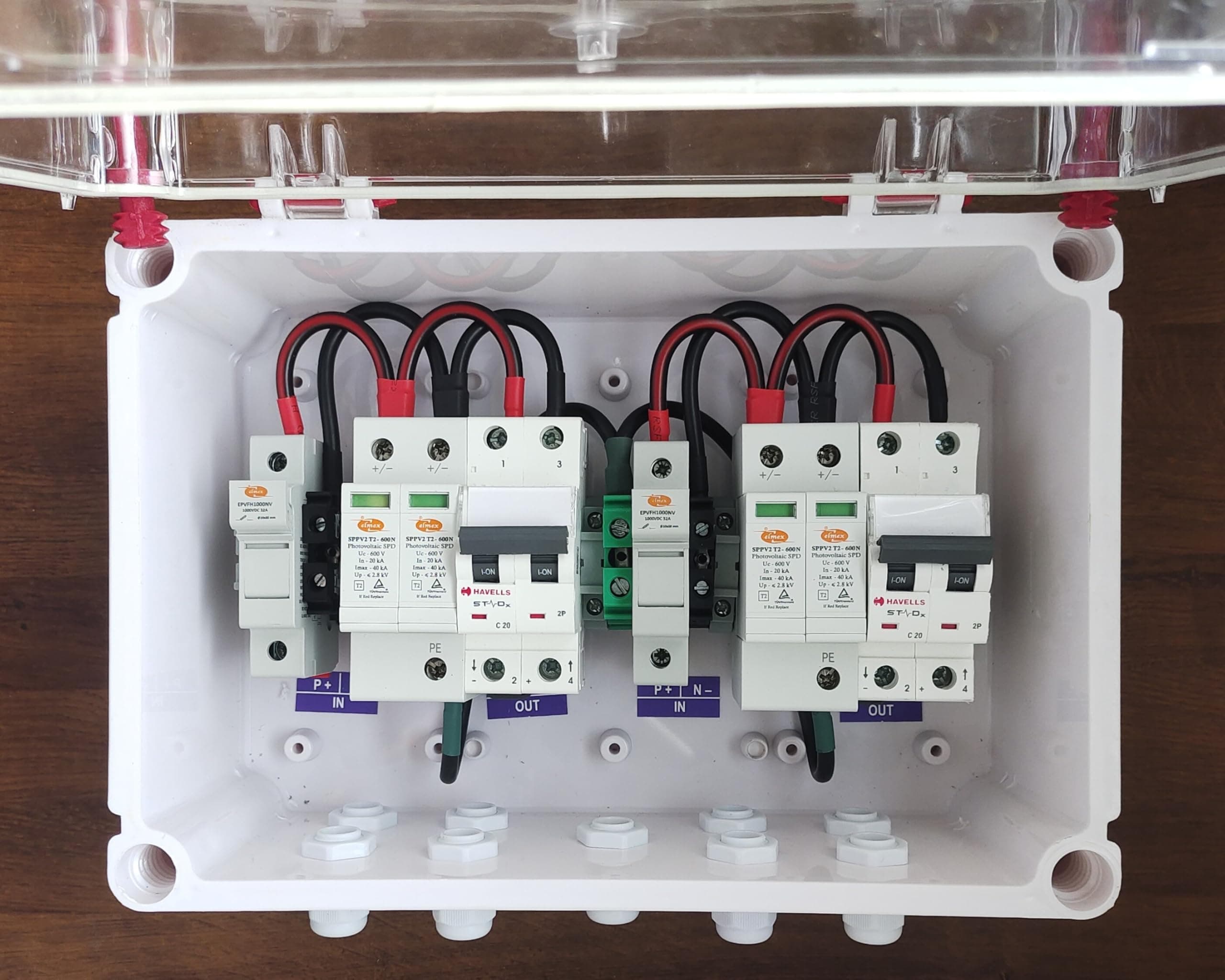 Kenbrook Solar DCDB 2 in 2 Out Inbuilt DC Fuse 20A, SPD 600V & DC MCB 20A (2 Series/String x up to 12 Panels Each String Max.) (2-2 600V MCB)