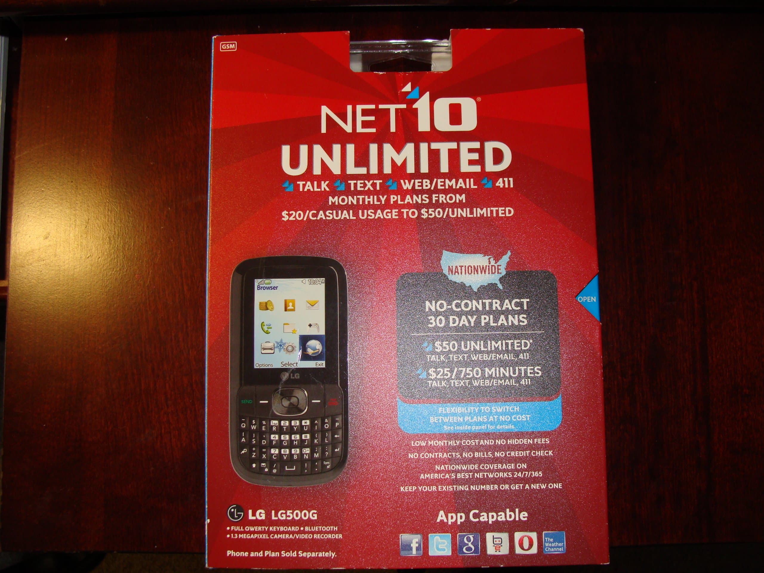 LG 500G Prepaid Phone with 1.3 Megapixel Camera