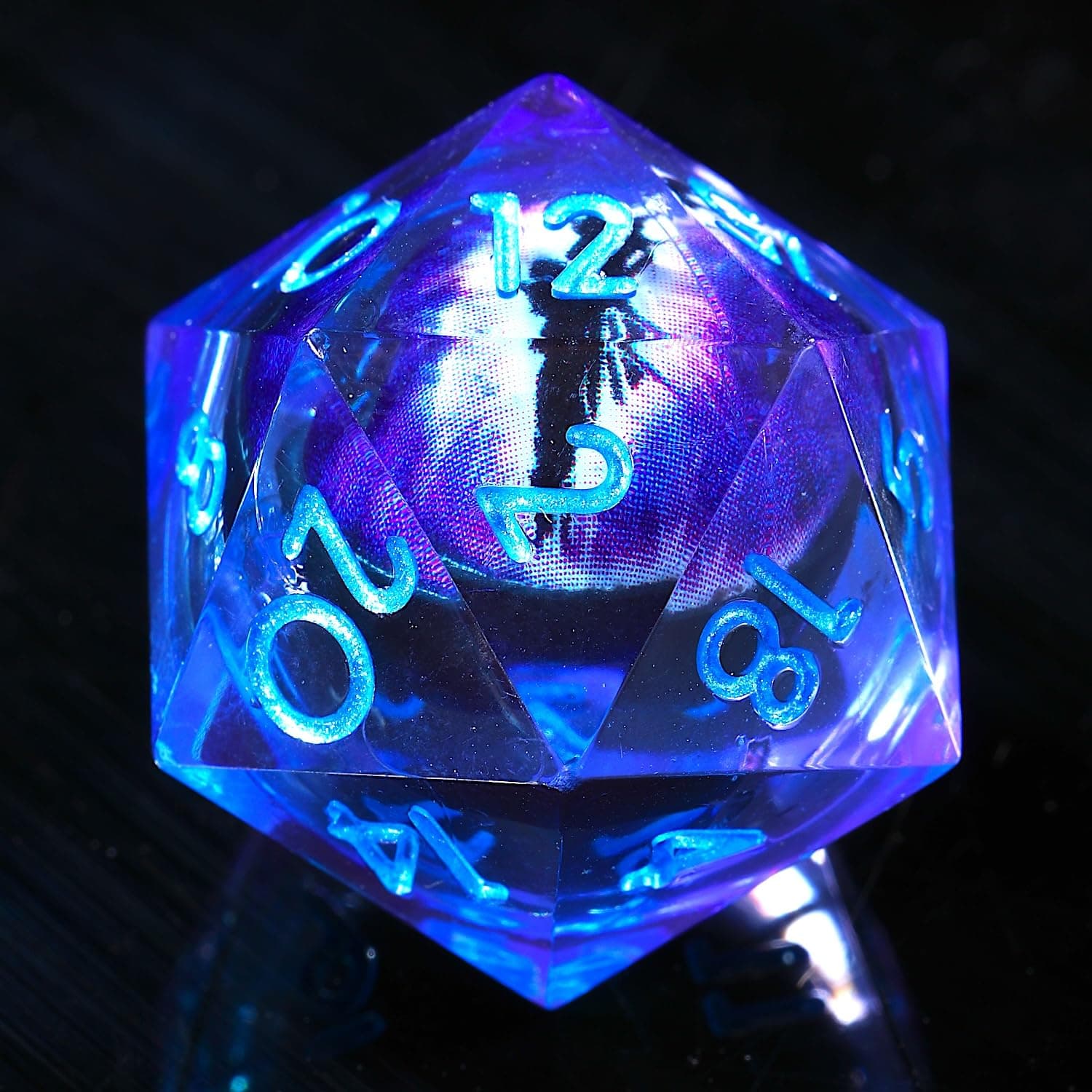 YEMEKODargon's Eye D20 Dice Dragon Eye DND Dice Single with Resin Sharp Edge 20 Sided D&D Dice, 22Mm Handmade Polyhedral for Dungeons and Dragons, RPG, Roleplaying Games MTG Table Games(Blue Purple)